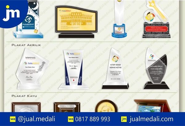 Jualmedali.Com Tempat Jual Plakat Akrilik Wisuda Berkualitas